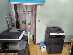 C9114昌吉市州一中旁边粮泰小区沿街打字复印门面转让