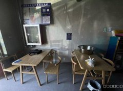 C9172乌市粮校附近45平美团店转让