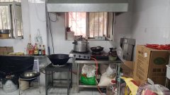 C9180位于昌吉市青年南路桃园小区店铺转让