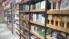 C9182位于阜康市公园六号商业街临街店面转让