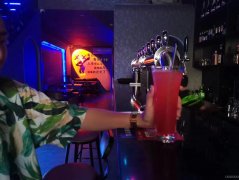 C9189位于乌市新天润丝路环球港临街150平店面转让