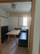 C9198昌吉市健康东路与建设路十字路口店铺转让