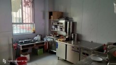 C9200位于昌吉市延安南路西区内45平店面转让