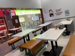 C9228位于昌吉市建国西路友好商场负一楼快餐店转让