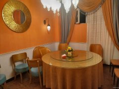 C9245迎宾路地窖堡乡政府对面165平餐厅转让