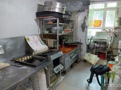 C9256位于昌吉市绿洲南路新加坡花园临街店面转让