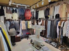 C9285乌鲁木齐新农大内铺二楼服装店转让