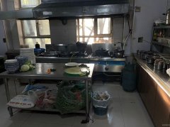 C9293位于五家渠君豪一期门面97平中餐厅转让