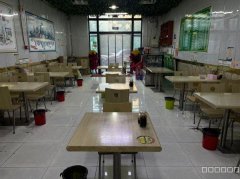 C9294位于五家渠君豪一期门口100平拌面馆转让