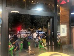 C9306昌吉金城维也纳经营中店铺转让