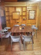 C9317位于奇台县爱派商务酒店附近临街店面转让