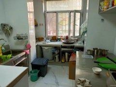 C9348位于昌吉市青年南路嘉瑞花园临街店面转让