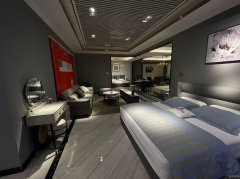 C9352位于乌市河滩路华凌C楼4楼G2-07软包定制店转让