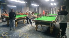 C9354位于昌吉市建国西路友好商场D座三楼店面转让