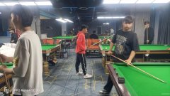 C9354位于昌吉市建国西路友好商场D座三楼店面转让