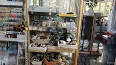 C9379昌吉市育林中学旁临街鲜花精品店转让空转均可