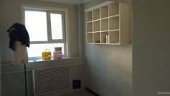 C9404出租昌吉市健康西路州医院公交车旁临街优质商铺