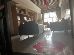 C9456位于奇台县蒲京丽苑小区临街店面转让