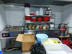 C9477位于昌吉市长宁南路华洋广场四楼餐饮广场