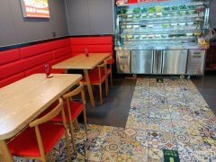 C9477位于昌吉市长宁南路华洋广场四楼餐饮广场