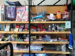 C9498店面转让 呼图壁县东风大街二小旁边文体店低价转让