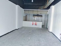 C9499位于乐活小镇西边大门口第一家商铺出租