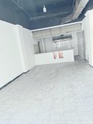 C9499位于乐活小镇西边大门口第一家商铺出租