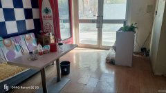 C9504位于昌吉市延安南路水木融城西门临街店面转让
