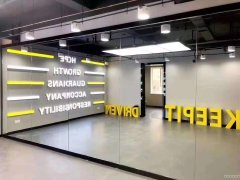 C9508位于米东区古牧地西路威尼斯小镇750平米商铺转让