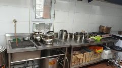 C9519(转让）沙依巴克区平川路口营业中精装餐饮旺铺（也