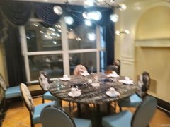 C9537 呼图壁县水利局对面498平餐厅转让