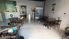 C9551位于昌吉市中山南路中山商业广场附近店面转让