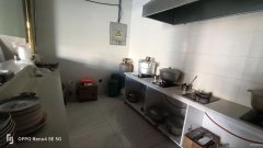 C9551位于昌吉市中山南路中山商业广场附近店面转让