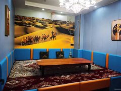 C9552乌苏市新区营业中精装修餐饮旺铺低价转让