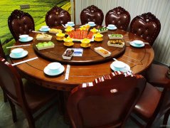 C9552乌苏市新区营业中精装修餐饮旺铺低价转让