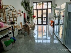 C9553位于昌吉市青年南路青年壹号临街店面转让