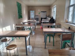 C9558阿勒泰路头宫加汽站对面60平餐厅转让