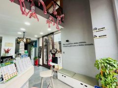 C9579位于昌吉新汇嘉对面婚恋广场品牌奶茶店转让