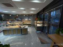 C9580位于昌吉吉祥花园学院东院附近甜点店转让（空转）