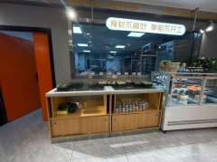 C9580位于昌吉吉祥花园学院东院附近甜点店转让（空转）