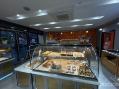 C9580位于昌吉吉祥花园学院东院附近甜点店转让（空转）