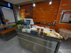 C9580位于昌吉吉祥花园学院东院附近甜点店转让（空转）