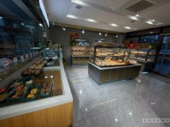 C9580位于昌吉吉祥花园学院东院附近甜点店转让（空转）