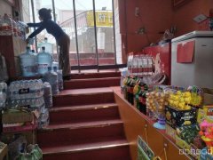 C9592八道湾三队西巷95平食品店转让