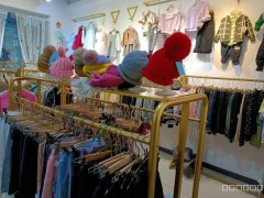 C9597位于昌吉市亚中商城汇好美购超市内一层店面转让