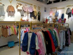 C9597位于昌吉市亚中商城汇好美购超市内一层店面转让