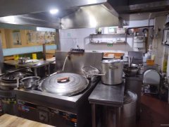 C9633呼图壁县四季花城250平餐厅转让