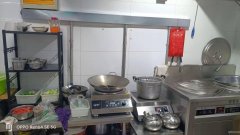 C9644位于昌吉市建国西路友好商场负一楼餐饮店转让