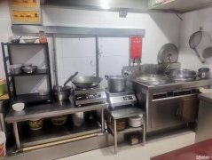 C9644位于昌吉市建国西路友好商场负一楼餐饮店转让