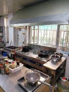 C9645位于呼图壁县阳光田园南区临街店面转让